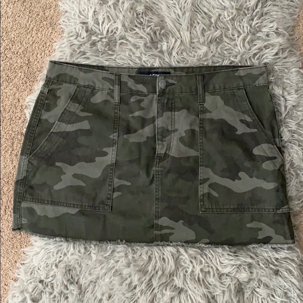 Aero camo skirt size 14